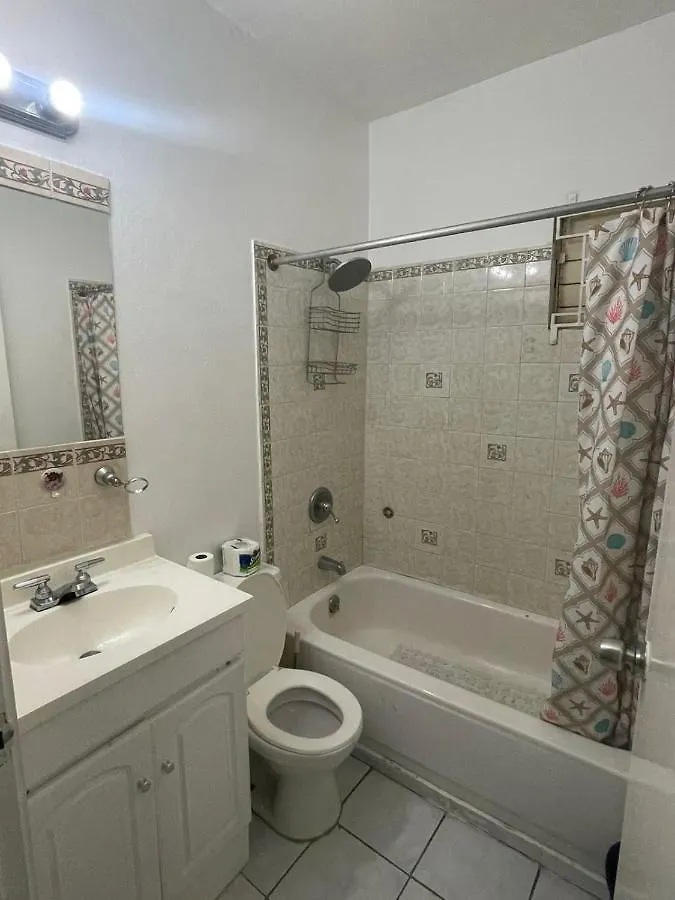 Finest Accommodation Marley Manor Apt # 513 Ground Floor 6 Marley Rd Kgn 6 Kingston 0*,  Jamaica